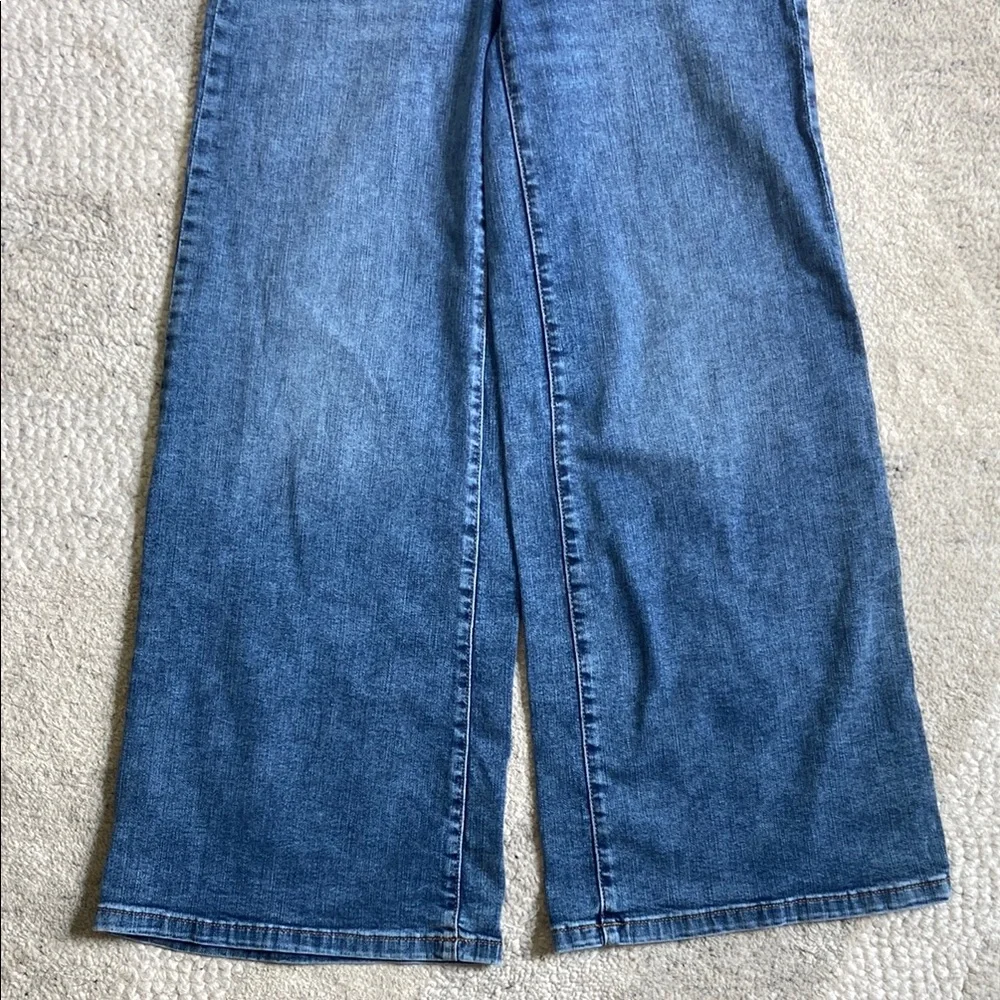 Banana Republic Wide-Leg Jeans - Picture 4 of 12